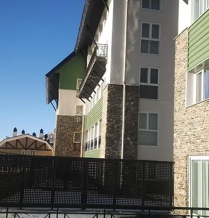 Edificio Serraneu. Sierra Nevada. Granada شقة سْييرا نيفادا