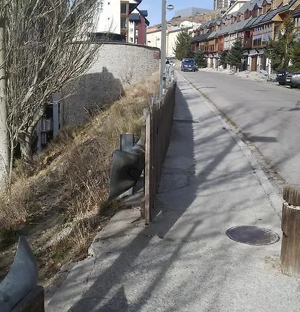 Edificio Serraneu. Sierra Nevada. Granada