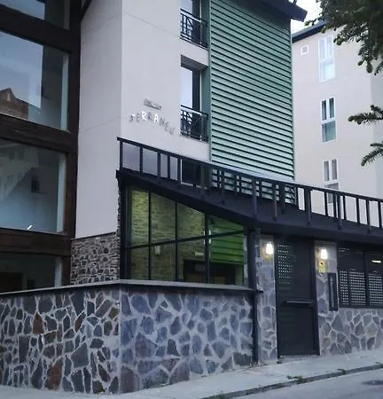 Edificio Serraneu. Sierra Nevada. Granada