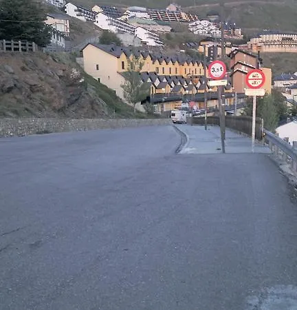 Edificio Serraneu. Sierra Nevada. Granada Sierra Nevada