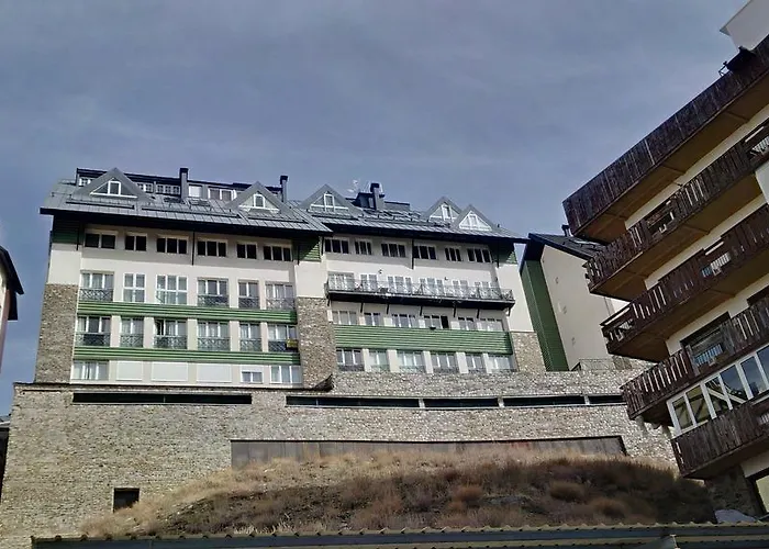 Edificio Serraneu. Sierra Nevada. Granada Apartamento