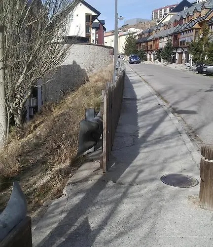 Edificio Serraneu. Sierra Nevada. Granada