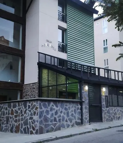 Edificio Serraneu. Sierra Nevada. Granada