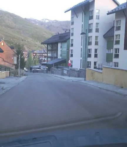 Edificio Serraneu. Sierra Nevada. Granada