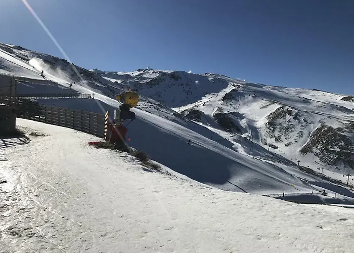 Edificio Serraneu. Sierra Nevada. Granada * Sierra Nevada