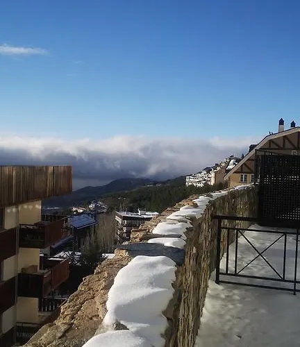 Edificio Serraneu. Sierra Nevada. Granada